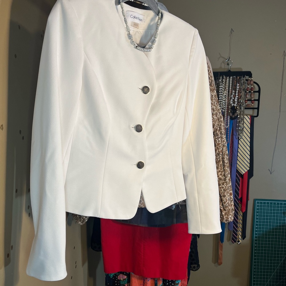 VINTAGE CALVIN KLEIN CONTEMPORARY WHITE BLAZER SILVER BUTTONS SZ 4 CURVED CUFF